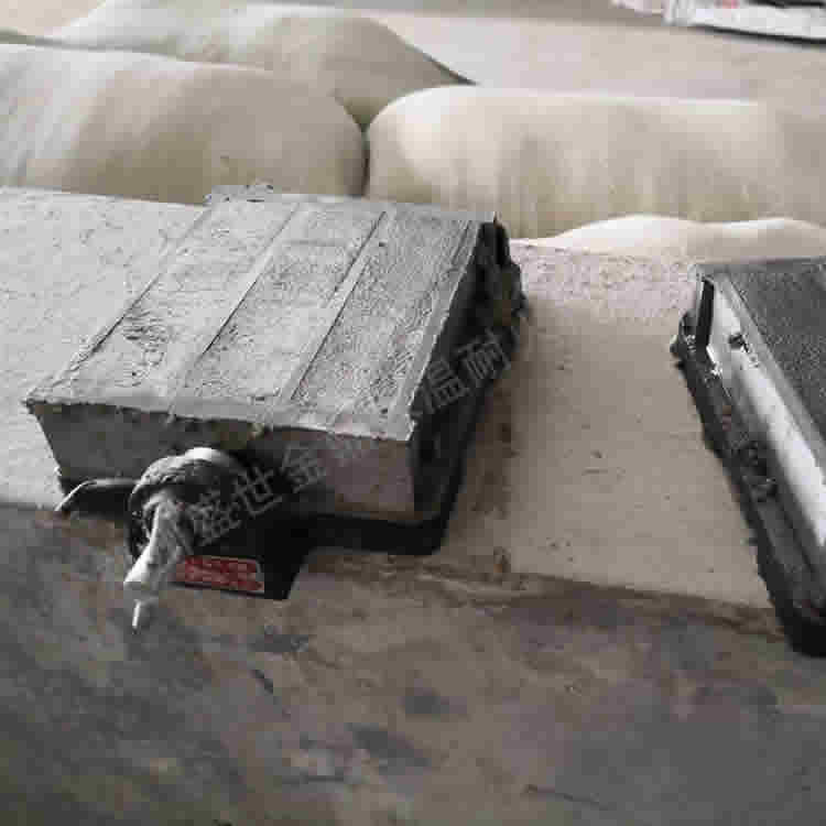 輕質耐火可塑砼在工業爐上的應用